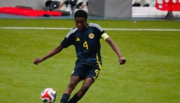 Liverpool chuẩn bị ký hợp đồng với Dara Jikiemi từ Celtic