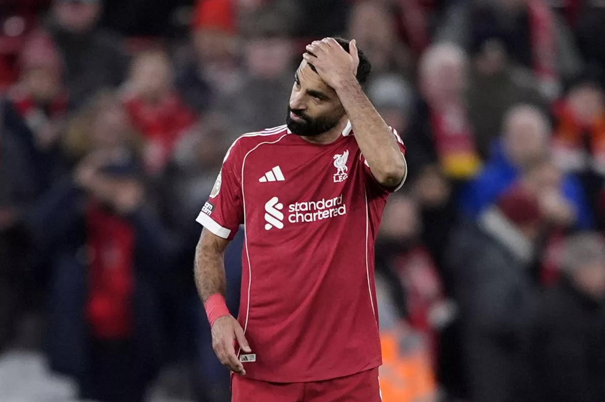 Dean Saunders khuyên Liverpool bán Salah nếu không xin lỗi